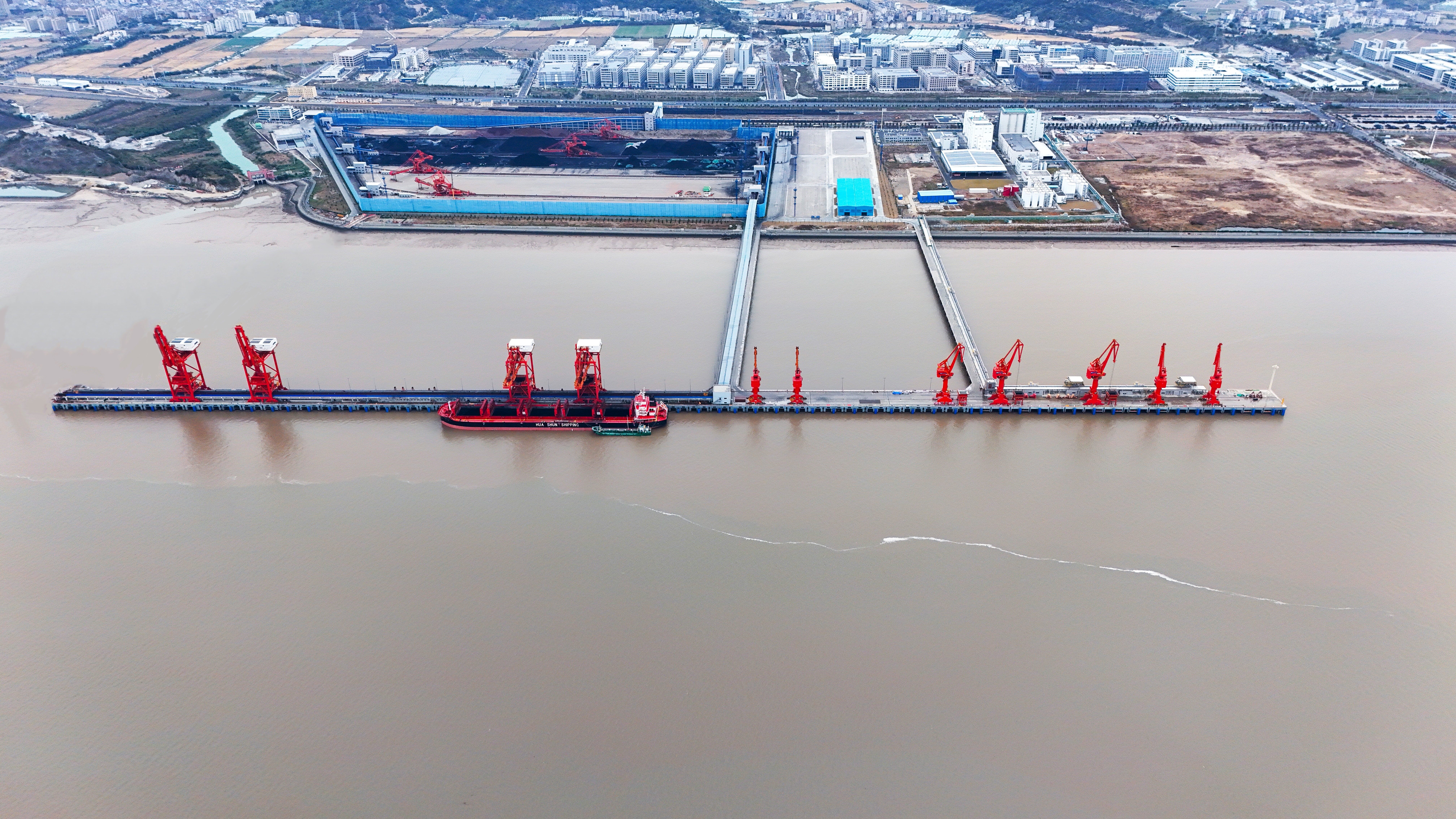 温州港乐清湾港区通用作业区（C区）一期工程后阶段（1号、3号泊位）顺利通过交工验收